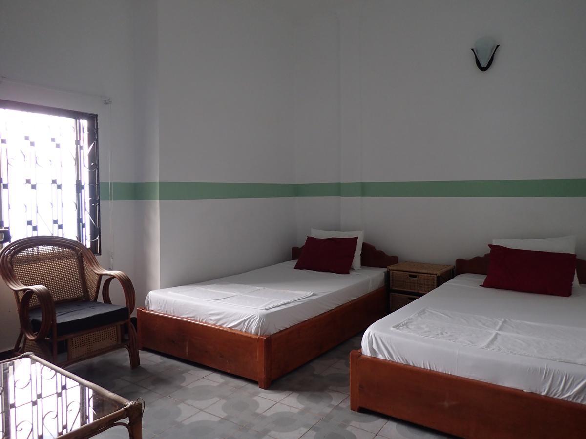 Lazy Gecko Guesthouse Phnom-Penh Buitenkant foto
